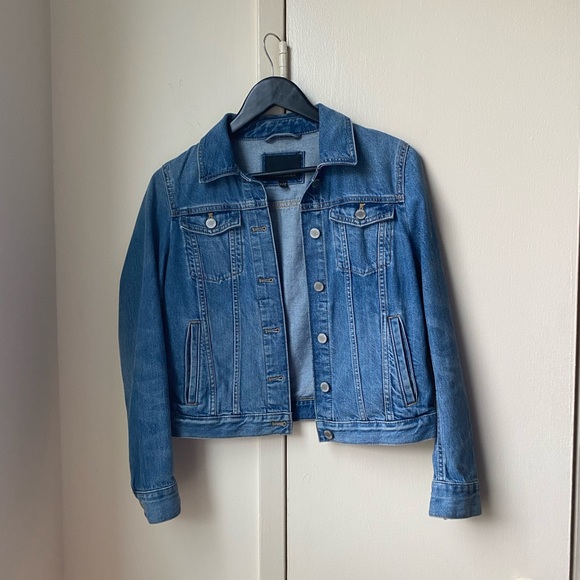 Banana Republic Women’s Denim Jacket - Picture 2 of 8